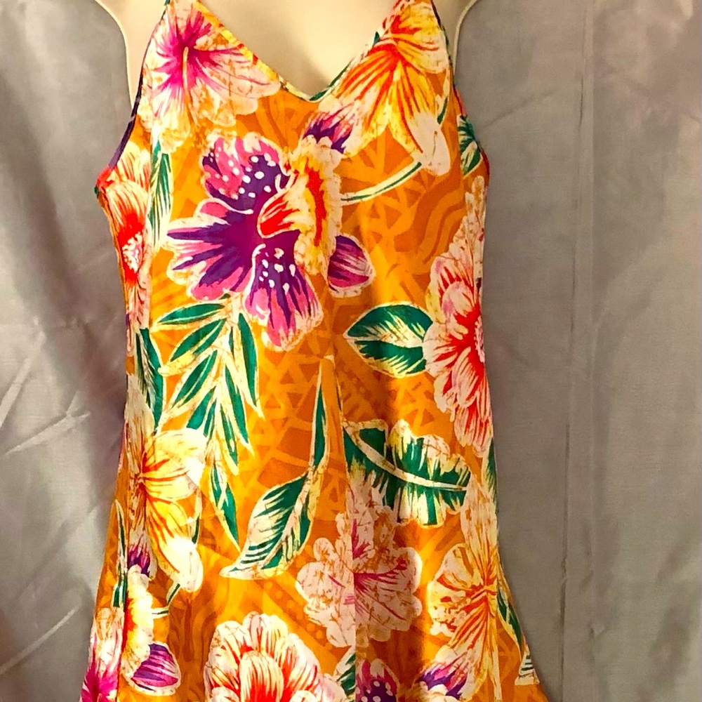 Romantic Moods.  100% polyester. Size L.
